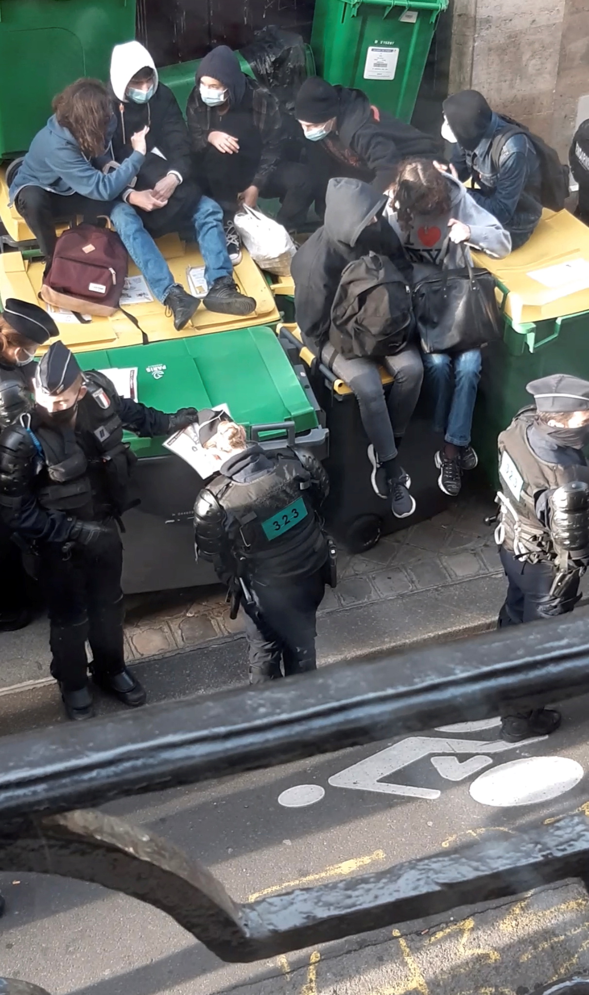 γαλλία-οργή-μαθητών-μπροστά-στις-ασφ-561142840