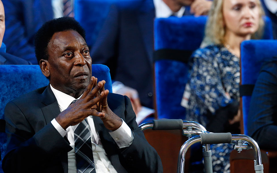 πελέ-για-μαραντόνα-μια-μέρα-θα-παίξου-561173203