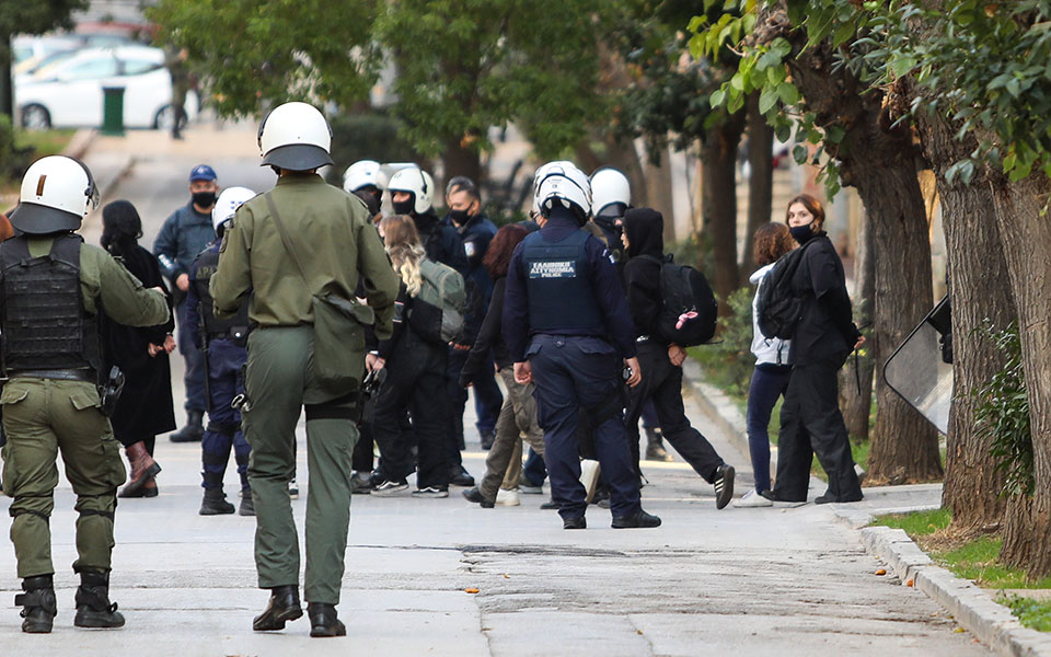 Προσαγωγές σε Πολυτεχνείο και Πολυτεχνειούπολη Ζωγράφου-1