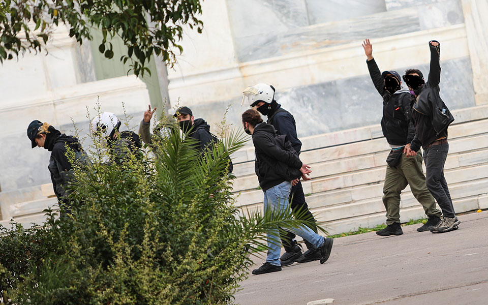 προσαγωγές-σε-πολυτεχνείο-και-πολυτε-561156880