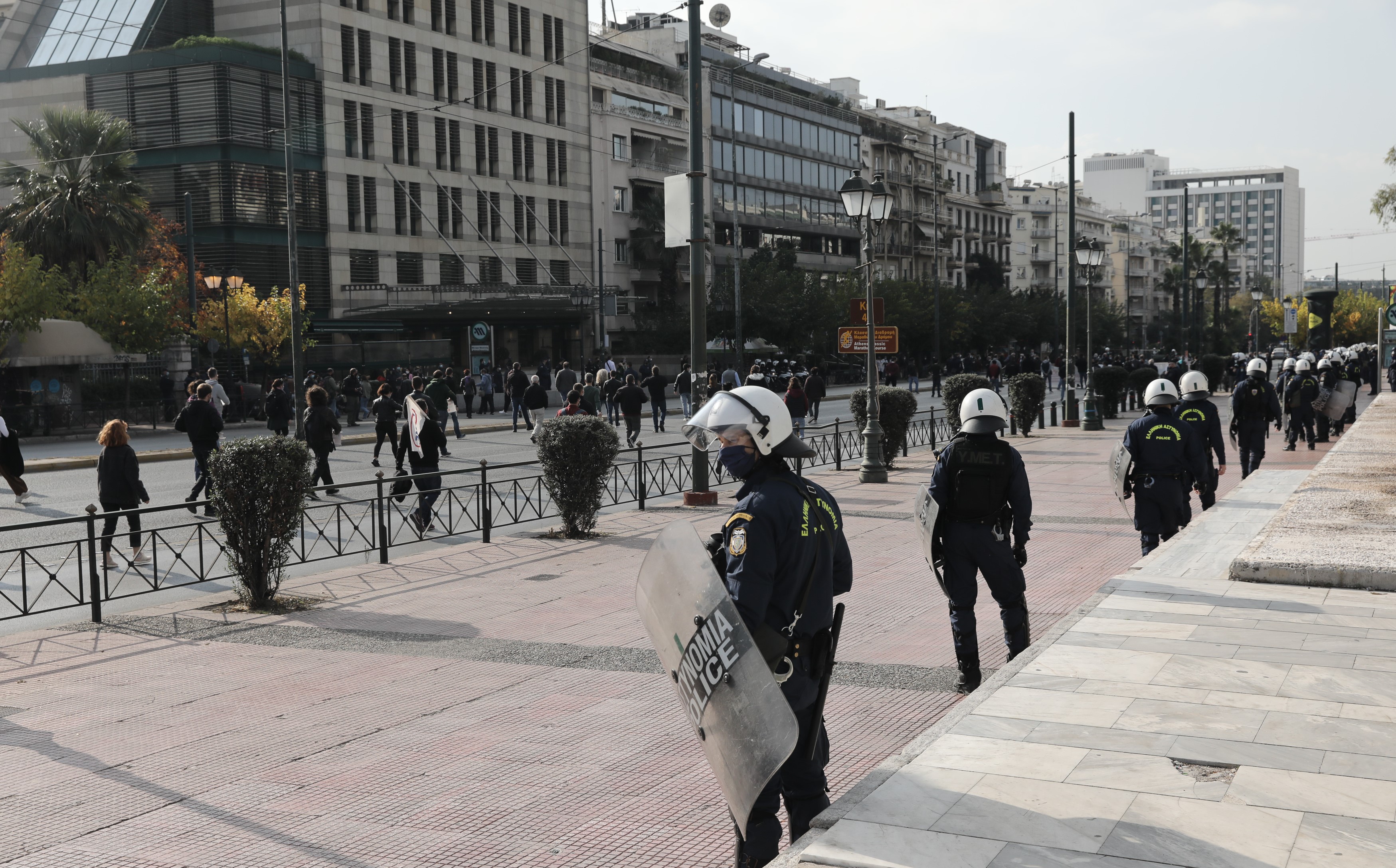 Πολυτεχνείο: Συμβολικές ενέργειες με φόντο την απαγόρευση-11