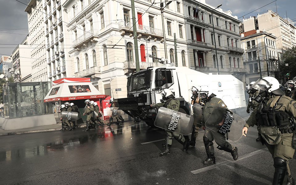 Έλειψε το… μέτρο στον εφετινό εορτασμό της επετείου-3