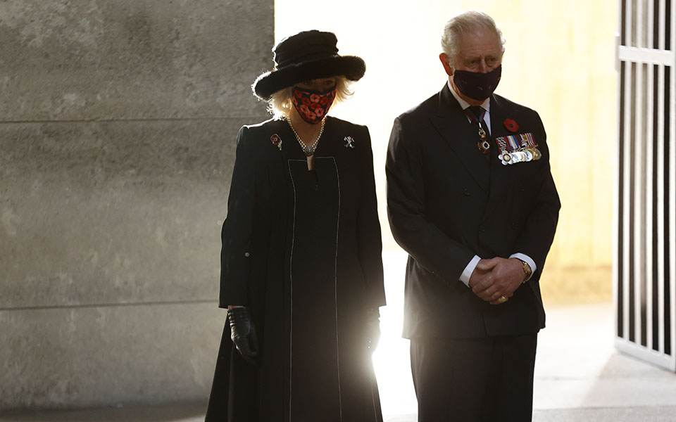 γιατί-το-twitter-δεν-άντεξε-το-στέμμα-561175417