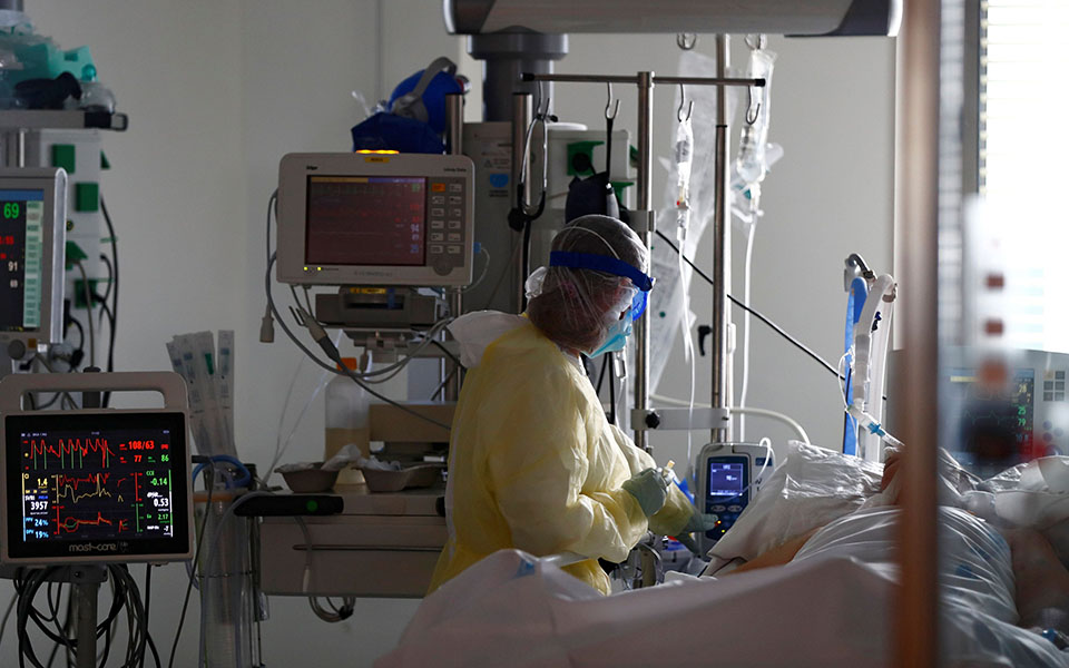 κορωνοϊός-2-013-νέα-κρούσματα-607-διασωληνω-561176158