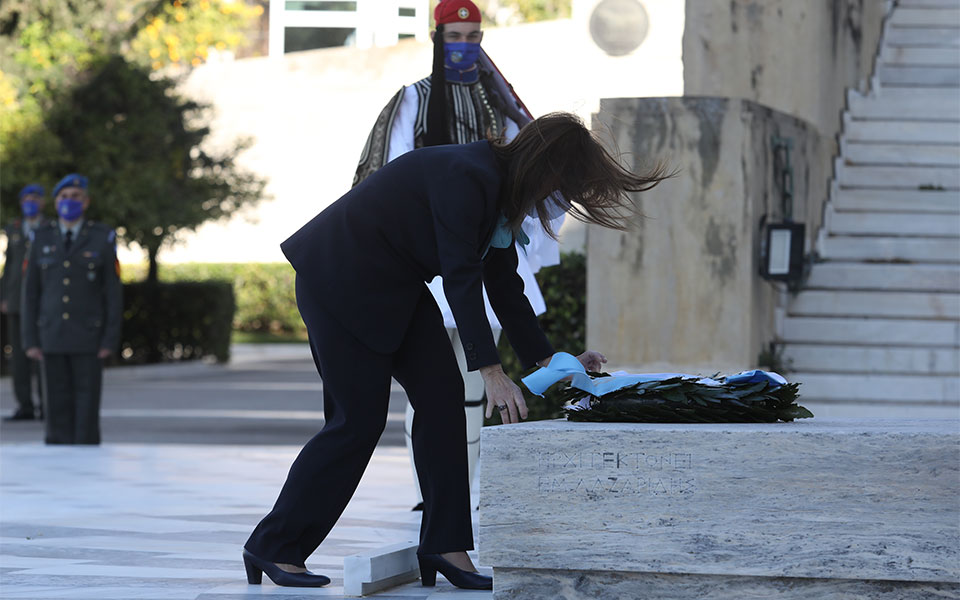 Κ. Σακελλαροπούλου: Ο αγώνας των Ενόπλων Δυνάμεων αξίζει τον σεβασμό όλων μας-3