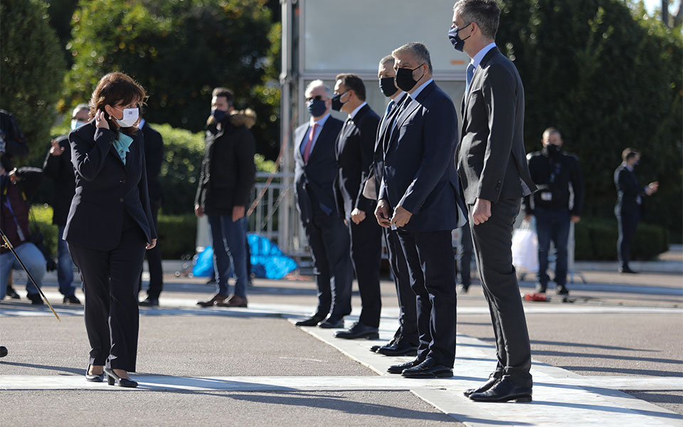 Κ. Σακελλαροπούλου: Ο αγώνας των Ενόπλων Δυνάμεων αξίζει τον σεβασμό όλων μας-1