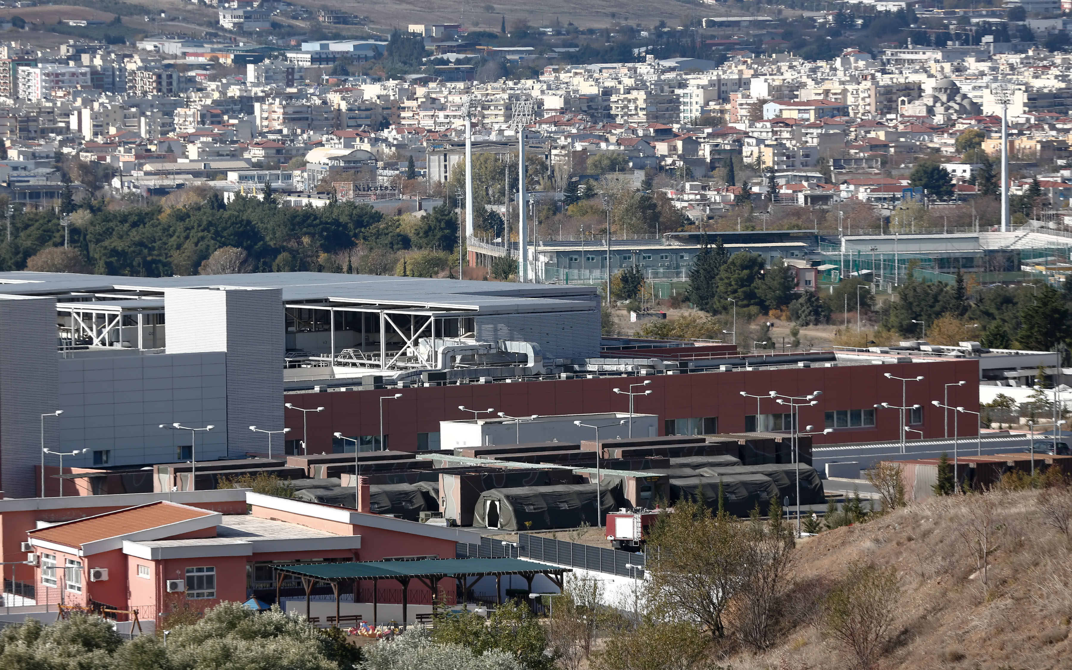Θεσσαλονίκη: Κινητή υγειονομική μονάδα εκτάκτων αναγκών στο Στρατιωτικό Νοσοκομείο-1