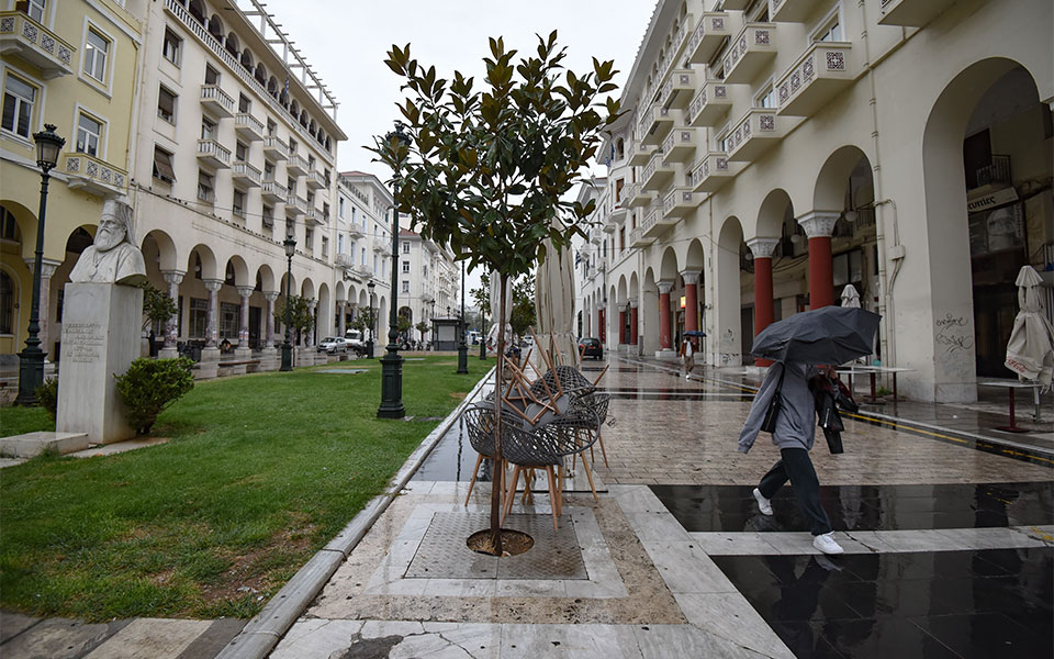 Και πάλι σε ρυθμούς lockdown η Θεσσαλονίκη (εικόνες)-1