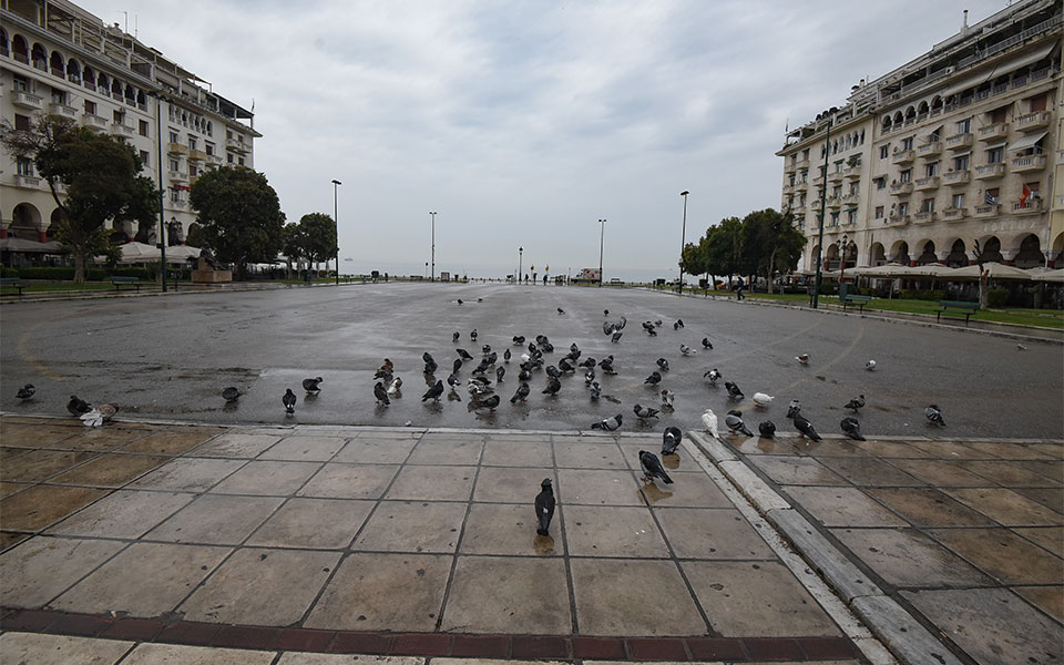 Και πάλι σε ρυθμούς lockdown η Θεσσαλονίκη (εικόνες)-3