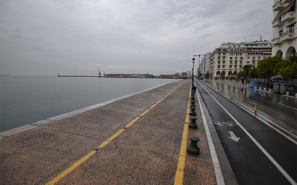 Και πάλι σε ρυθμούς lockdown η Θεσσαλονίκη (εικόνες)-5