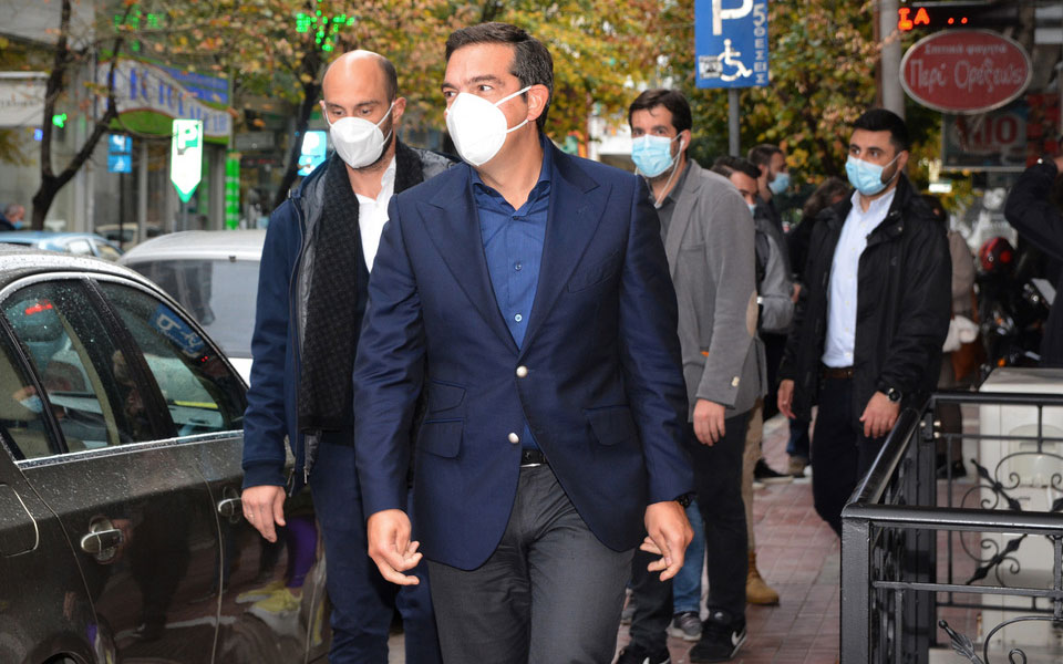 τσίπρας-είναι-σαν-να-καλείς-έναν-πυρομ-561163447