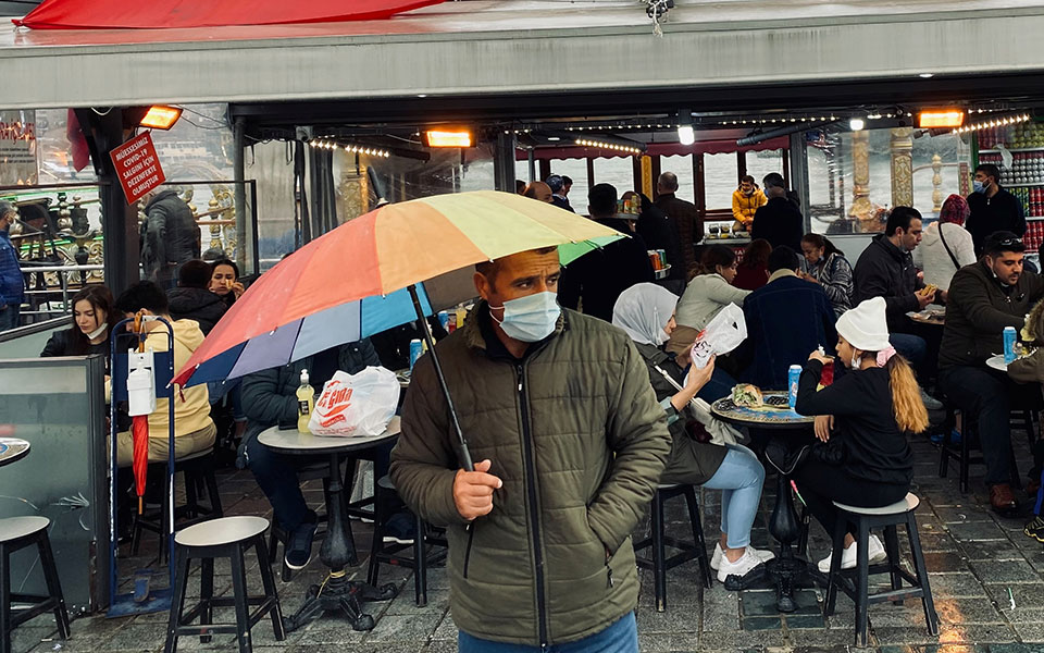 αρνητικό-ρεκόρ-θανάτων-από-covid-19-στην-τουρ-561167155