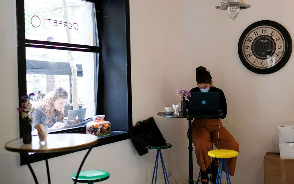 θύματα-της-πανδημίας-οι-γυναίκες-561173650