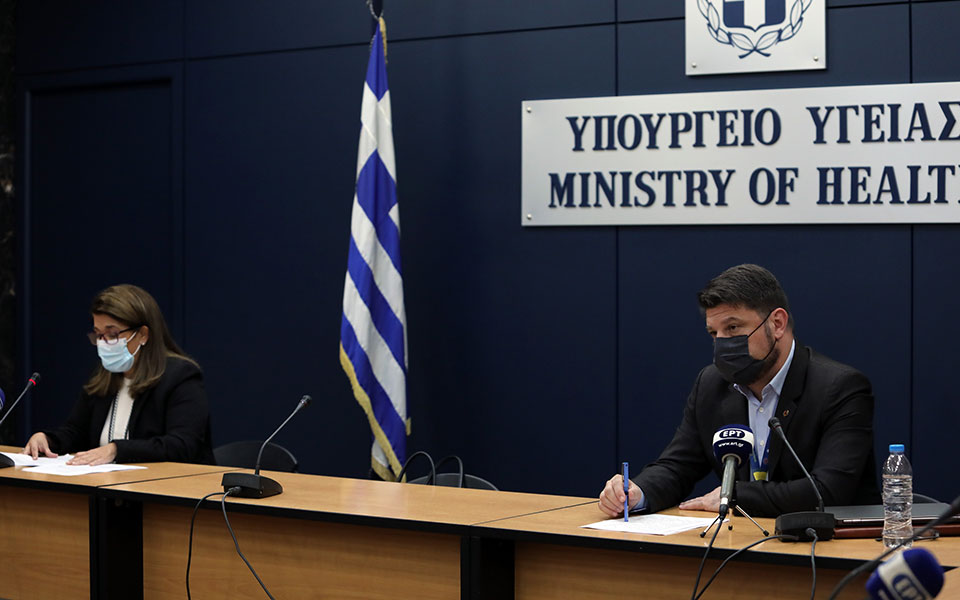 Σε ισχύ η απαγόρευση κυκλοφορίας – Αυξάνεται η πίεση στις ΜΕΘ-2