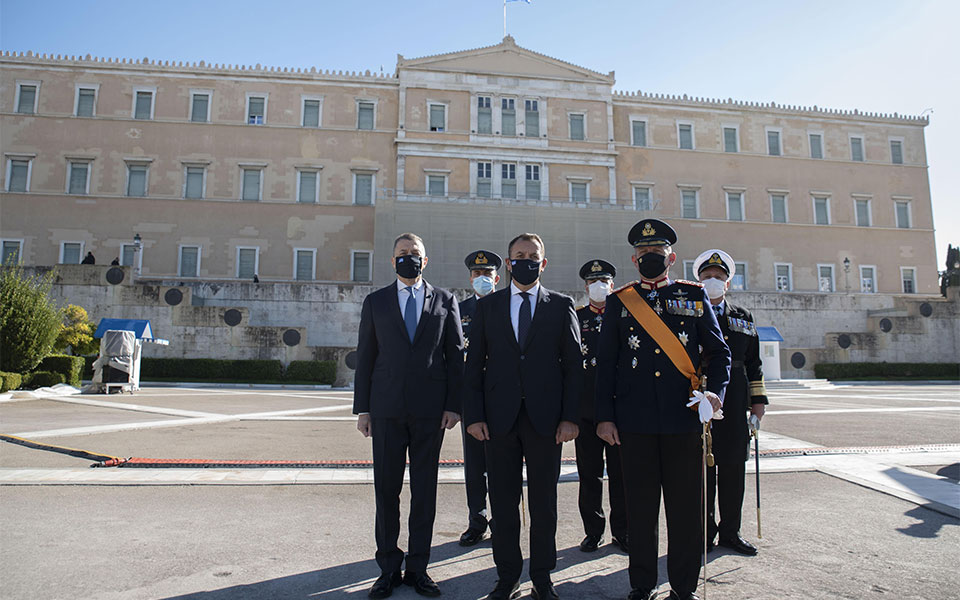 Ν. Παναγιωτόπουλος: Οι Ένοπλες Δυνάμεις ορθώνουν ανάστημα σε δύσκολες συνθήκες-1