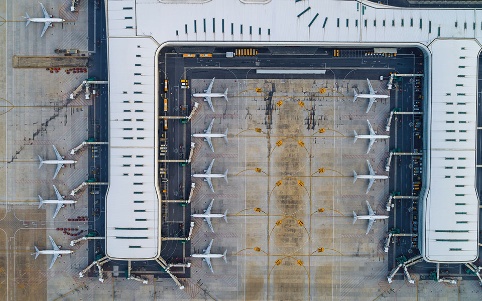 Με κομμένα  τα φτερά