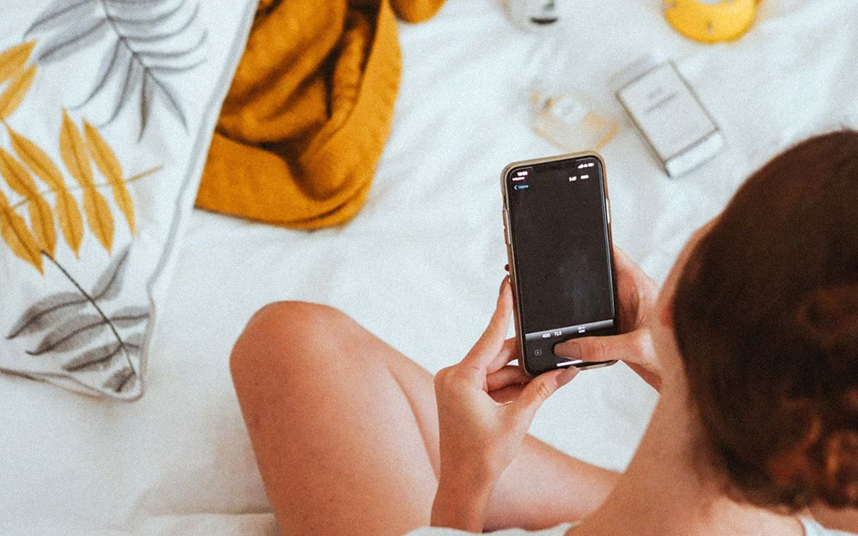 prom-queen-η-σημασία-της-επικοινωνίας-και-στο-online-561195691