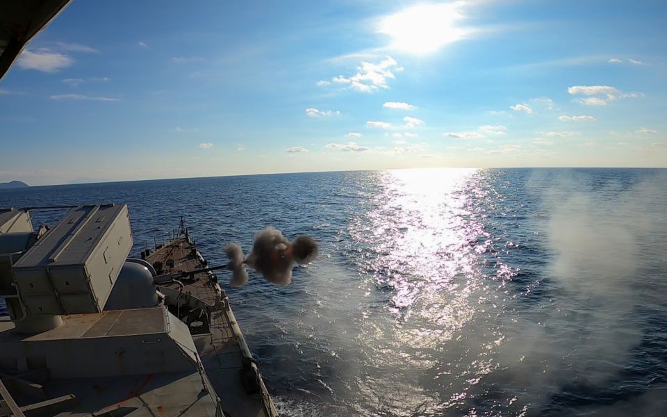 Εντυπωσιακές εικόνες από ασκήσεις του Π.Ν. (βίντεο)-1