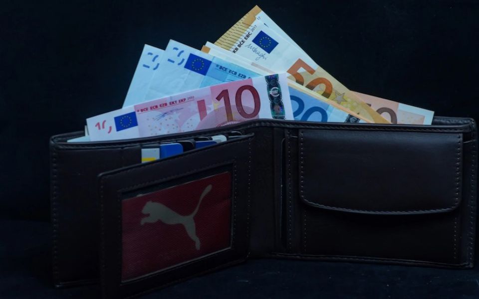 κούρεμα-στο-δώρο-χριστουγέννων-λόγ-561198997