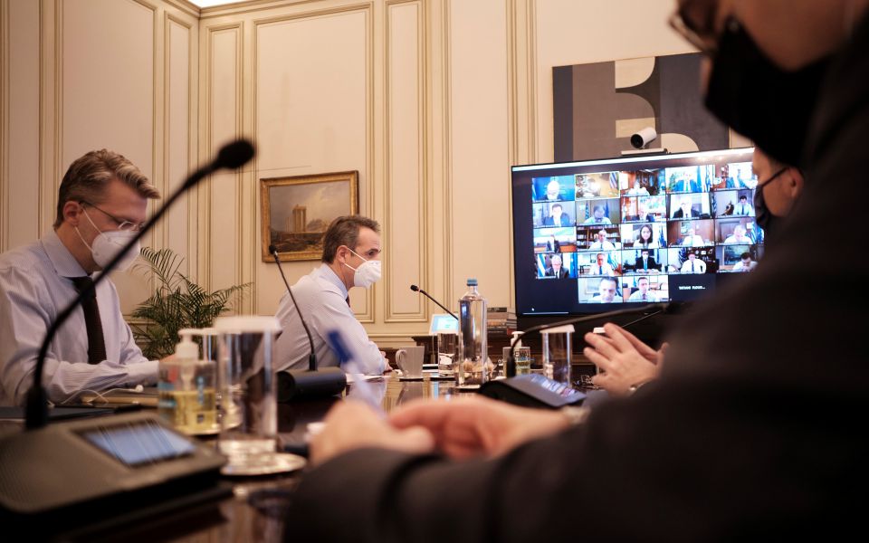 παράλληλες-προσπάθειες-οι-εμβολιασ-561203839