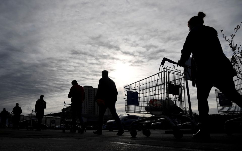 καμπανάκι-για-ελλείψεις-προϊόντων-561205480