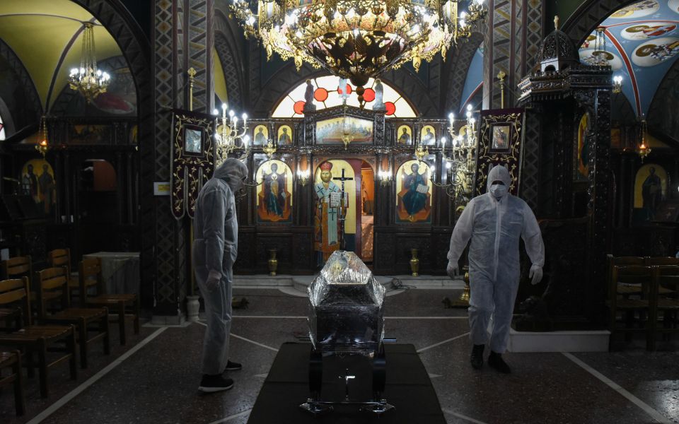 το-σιωπηλό-και-απόκοσμο-αντίο-στα-θύ-561184519