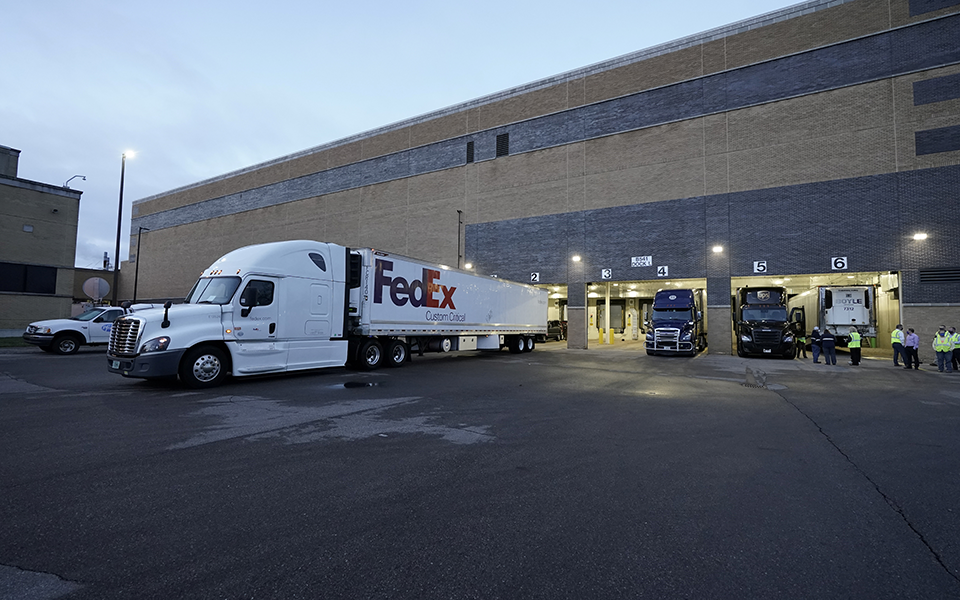 ξεκίνησαν-οι-αποστολές-του-εμβολίου-σ-561194167