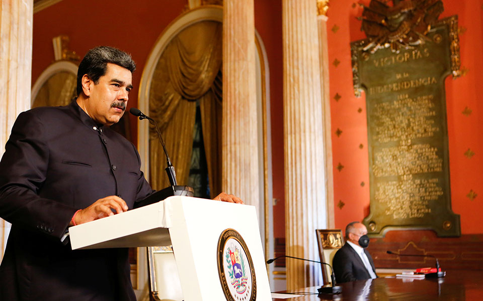 συμφωνία-για-10-εκατ-δόσεις-του-sputnik-v-υπέγρα-561210598