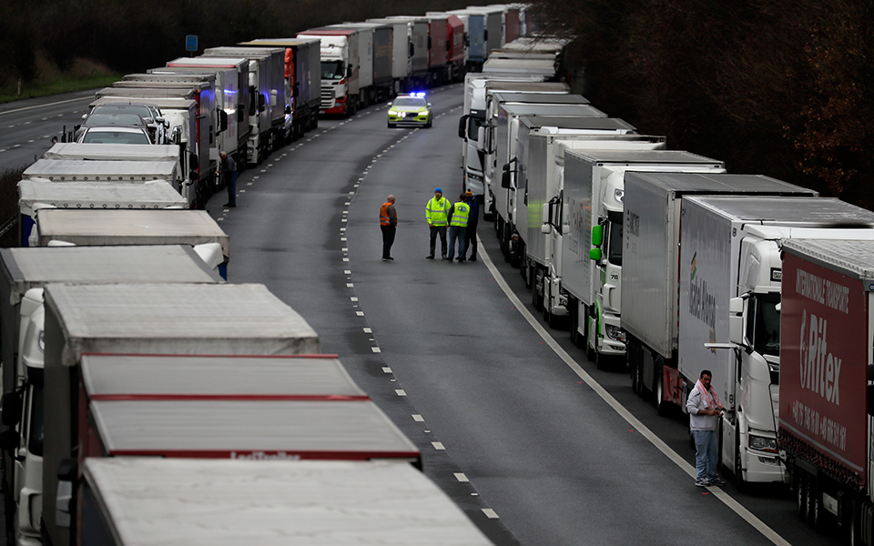 οργή-στους-εγκλωβισμένους-του-ντόβερ-561204496