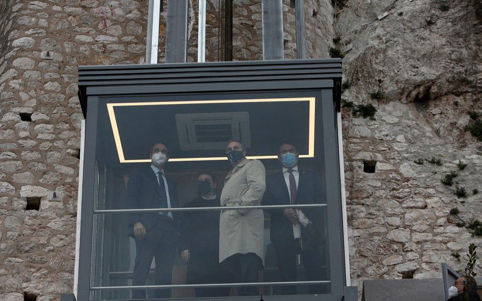 εγκαινιάστηκε-ο-νέος-ανελκυστήρας-στ-561182269