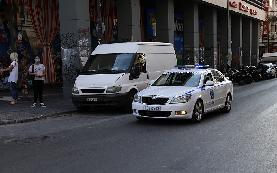 δύο-αστυνομικοί-τραυματίες-σε-τροχαί-561182947