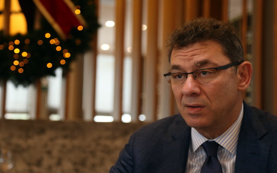 αλ-μπουρλά-μάσκα-ώσπου-να-επιστρέψουμ-561207742