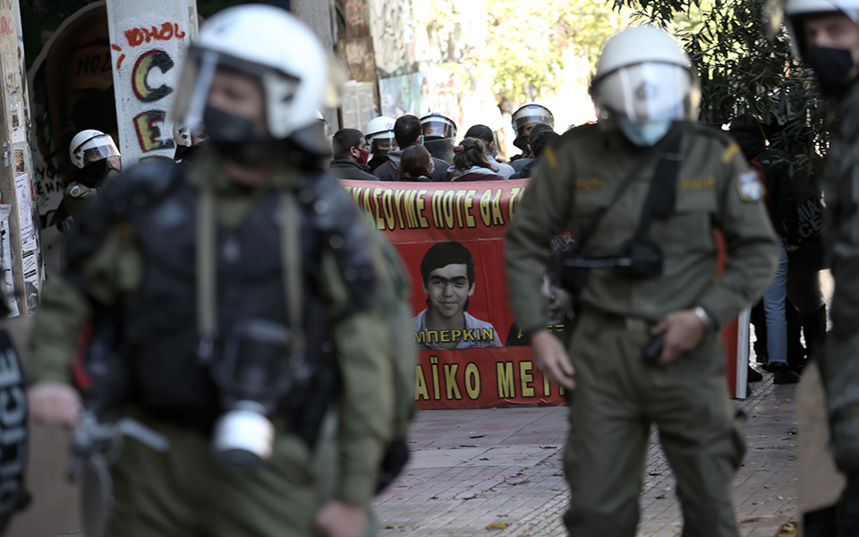 Επέτειος Γρηγορόπουλου: Ένταση και προσαγωγές στα Εξάρχεια-1