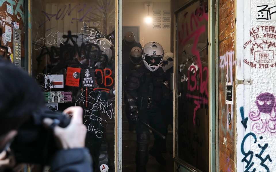 Επέτειος Γρηγορόπουλου: Ένταση και προσαγωγές στα Εξάρχεια-2