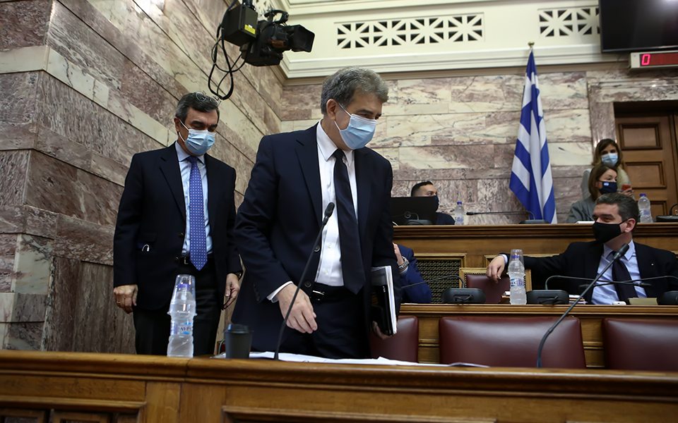 πολιτική-απόγνωση-καταλογίζει-στο-561187108