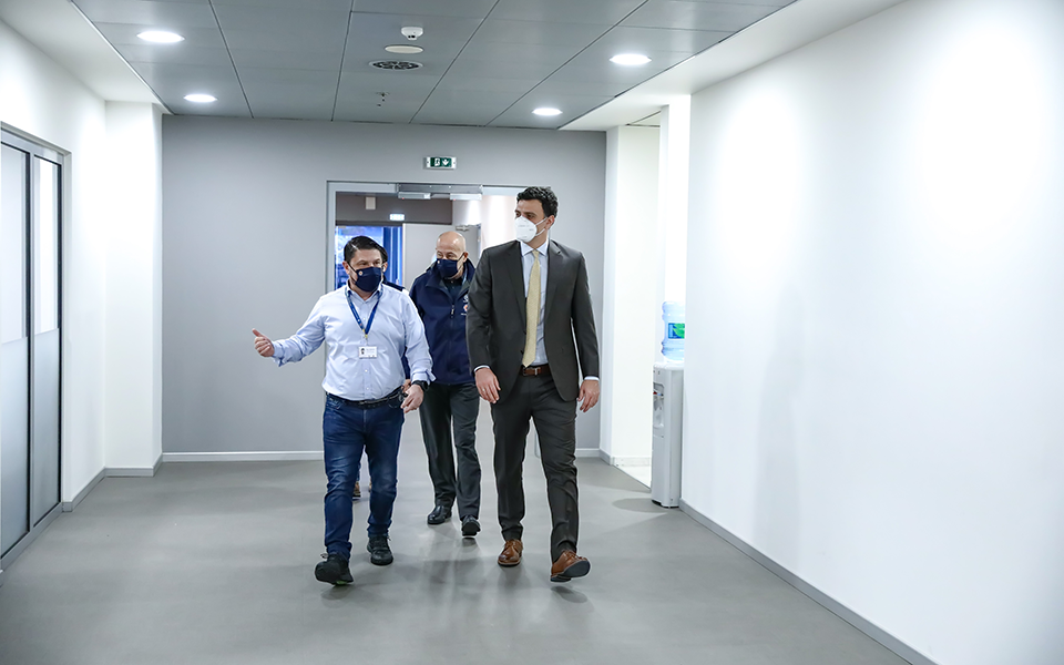 βρισκόμαστε-στα-μισά-της-μάχης-το-μή-561188119