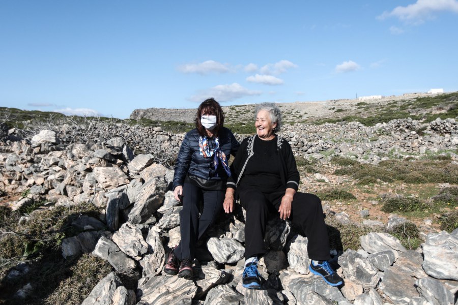 επίσκεψη-της-προέδρου-στη-μοναχική-κ-561205720