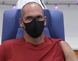 Μπρατσάκια έξω, λοιπόν-1