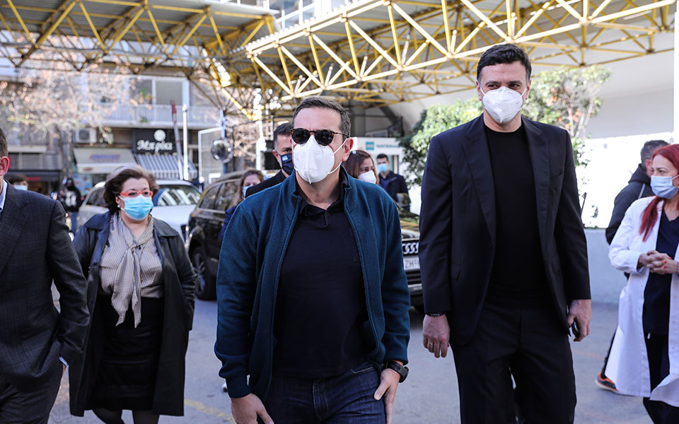 σφοδρή-σύγκρουση-με-επίκεντρο-τους-εμ-561210937