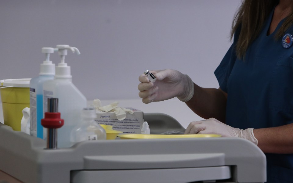 εμβολιάστηκε-ο-ν-χαρδαλιάς-561210358