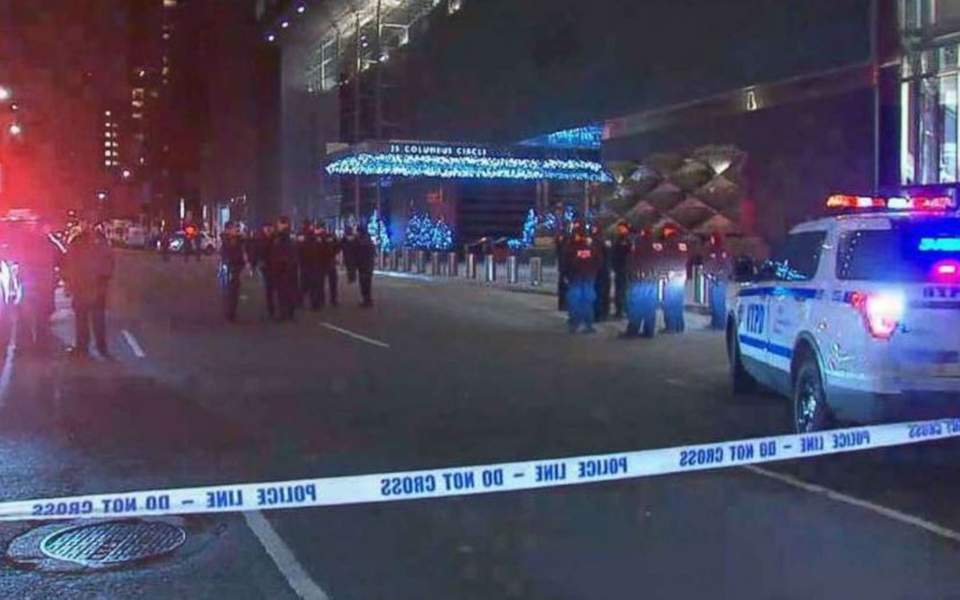 ένοπλος-άνοιξε-πυρ-έξω-από-καθεδρικό-ν-561194329