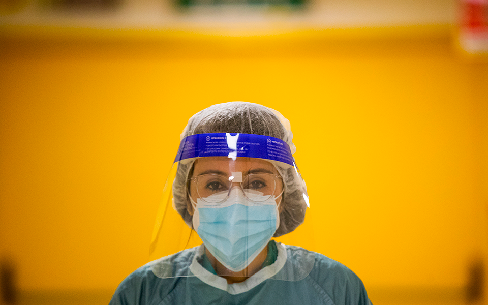 κορωνοϊός-853-νέα-κρούσματα-83-θάνατοι-561204409