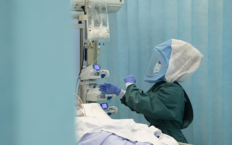 στα-526-τα-νέα-κρούσματα-85-θάνατοι-561203053