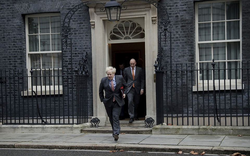 εσπευσμένα-στις-βρυξέλλες-ο-μπ-τζόνσο-561189178