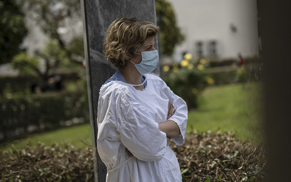 συνεχής-ροή-ασθενών-λίγοι-και-εξαντλη-561187291