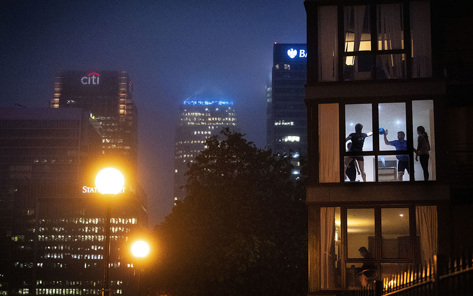 ηπα-εξετάζεται-μείωση-της-καθιερωμέν-561181834