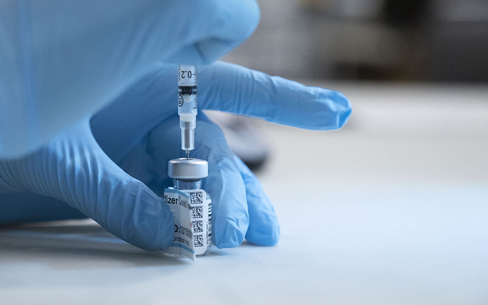 reuters-η-ε-ε-αυξάνει-τις-παραγγελίες-από-pfizer-561198943