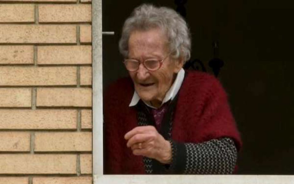 covid-19-υπεραιωνόβιο-μήνυμα-αισιοδοξίας-561207622