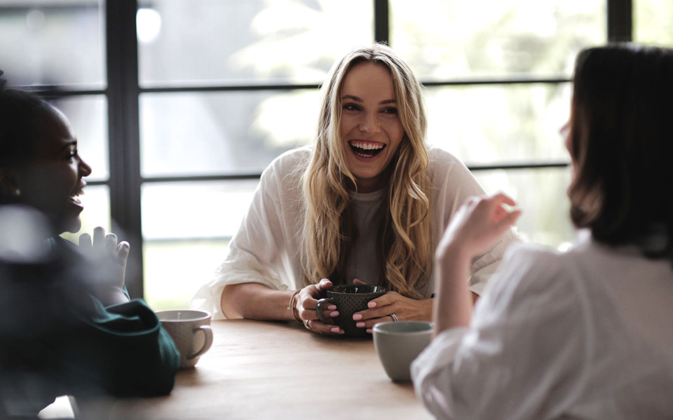 μία-για-όλες-όλες-για-μία-561192244