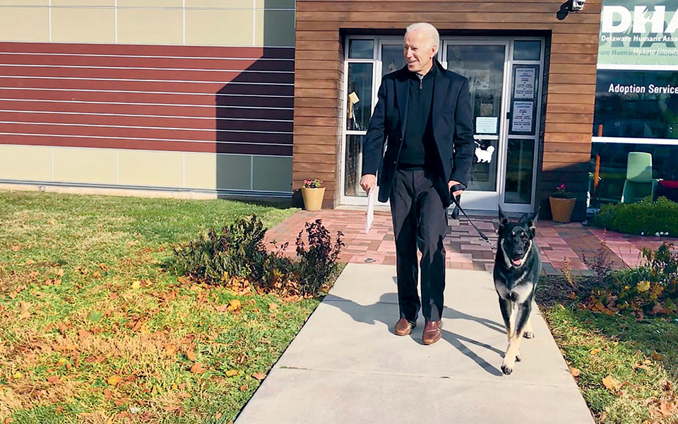 ηπα-στα-χέρια-γυναικών-και-η-οικονομία-561179497